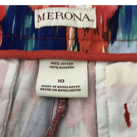 Womens Shorts Size 10  Red Blue Yellow Artsy Print Side Pockets - Picture 7 of 7